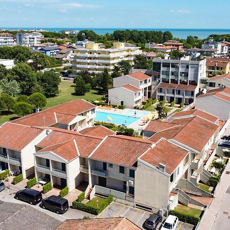 Apartament With Swimming Pool Apartment Caorle Exterior foto