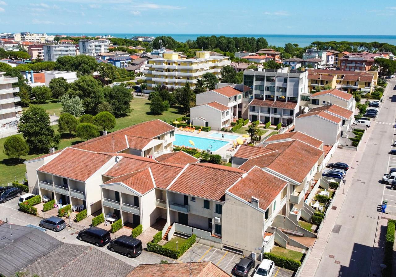 Apartament With Swimming Pool Apartment Caorle Exterior foto