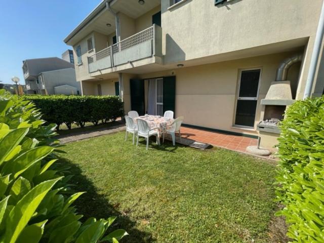 Apartament With Swimming Pool Apartment Caorle Exterior foto