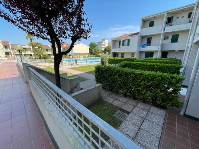 Apartament With Swimming Pool Apartment Caorle Exterior foto